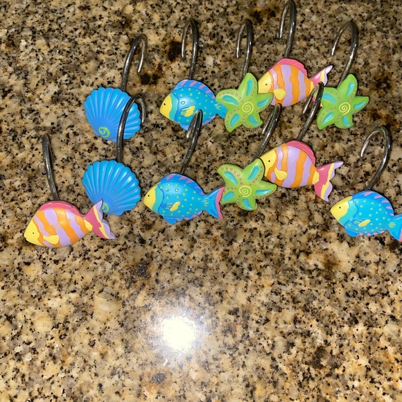 VTG 11 Nautical Hand Painted Fish & Shell Tropical Resin Shower Curtain Hooks - Picture 5 of 14